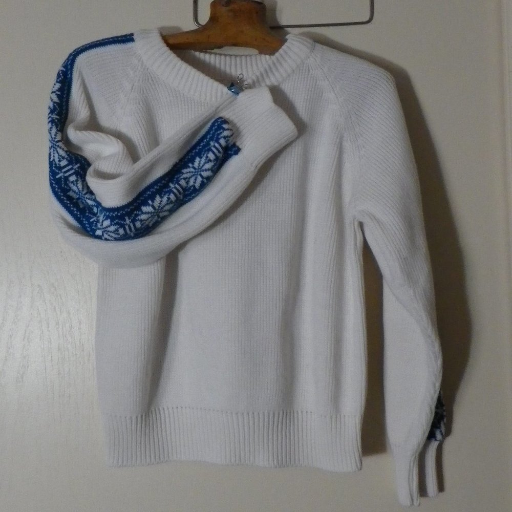 LIKE NEW turquoise and white womens ski sweater